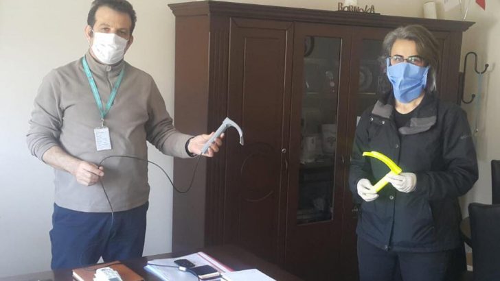 Bornova BİLSEM’de üretilen “video laringoskop” sağlık çalışanlarına teslim edildi