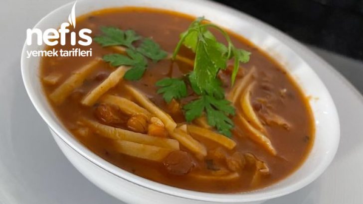 Erişteli Yeşil Mercimek Çorbası