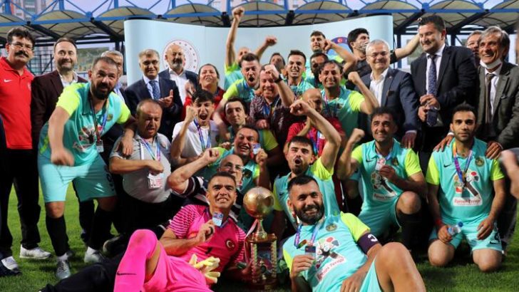 İşitme Engelliler Futbol Harika Lig’de Karşıyaka şampiyon oldu
