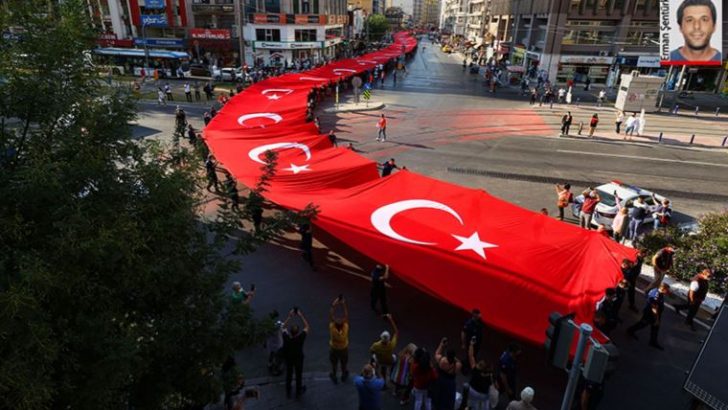 İzmir’de 9 Eylül’ün 99. yıldönümü coşkuyla kutlandı
