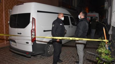 İzmir’de kuşkulu mevt: Trans birey çekyat içerisinde meyyit bulundu