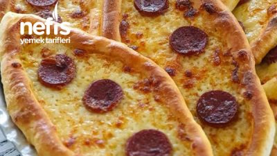 Kaşarlı Sucuklu Pide