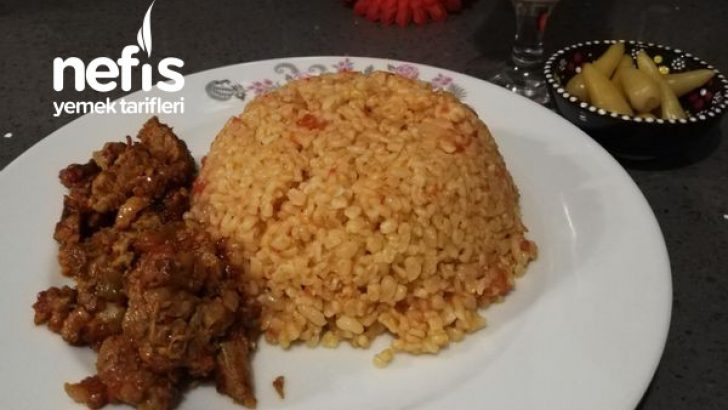 Meyhane Pilavı (Bir Diğer Adıyla Domatesli Biberli Bulgur Pilavı)