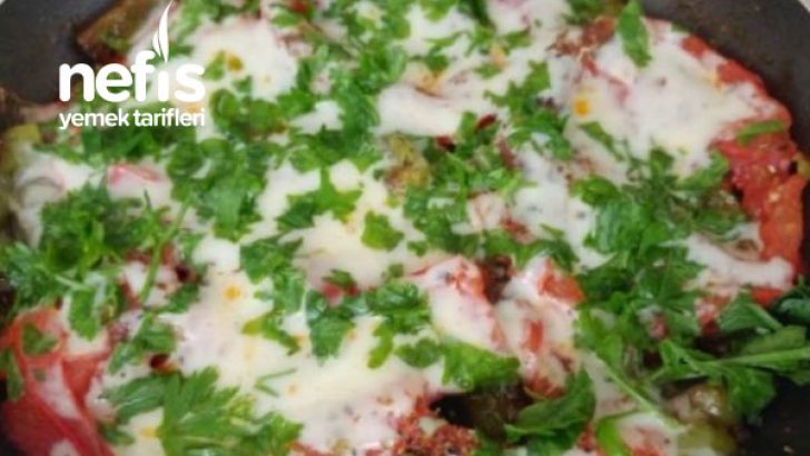 Pazar Kahvaltıları İçin Tavada Domates Biber Kızartması