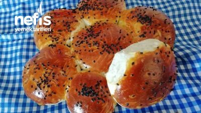 Pazar Kahvaltısına Sıcacık Ekmek