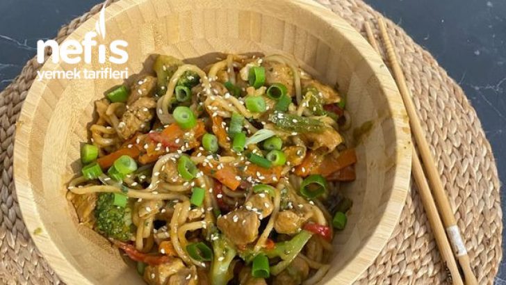 Sebzeli Tavuklu Noodle
