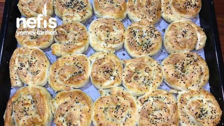 Sırrı Sosunda Patatesli Gül Böreği (Videolu)