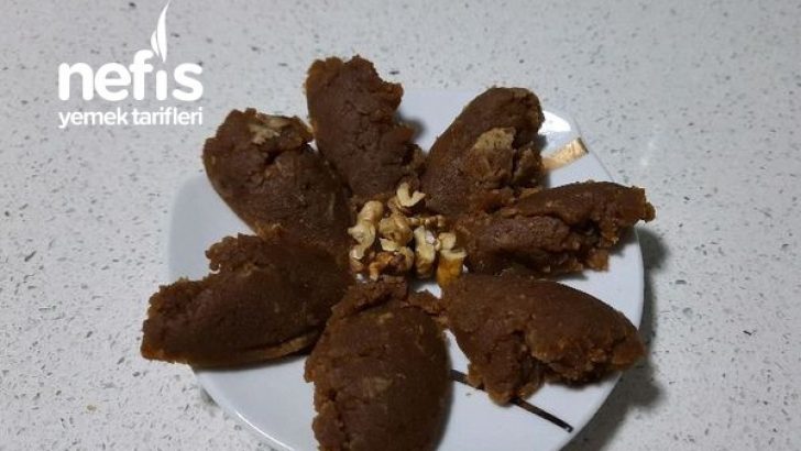 Tam Ölçülü Tahinli Un Helvası