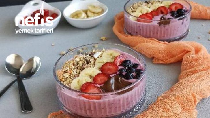 Yoğurtlu Meyve Kasesi (Smoothie Bowl)