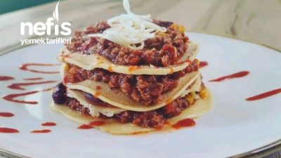 Mini Krep Eşliğinde Kıymalı Sos