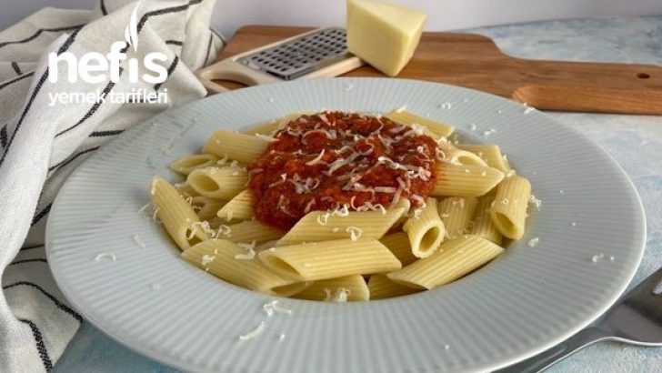Napoliten Soslu Penne Makarna (Videolu)