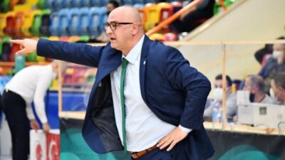 Akhisar Belediye Basketbol antrenörü Cengiz Karadağ ile yollar ayrıldı
