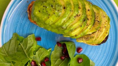 Avokadolu Ekmek Dilimleri