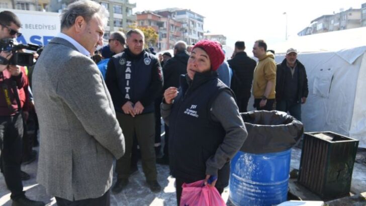 Bornova Belediye Lideri İduğ yurt dışından çadır getirtti!