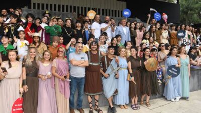 Bornova Kent Tiyatrosu’ndan 30’uncu yıl kutlaması
