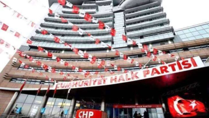 CHP’de kongreler devam ederken ‘değişim grubu’ İstanbul’da iki ilçede kazanabildi
