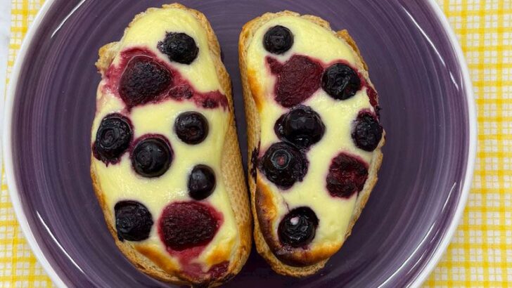 Ekmek Üstü Cheesecake