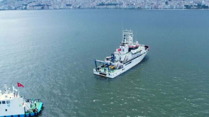 Gaye yüzülebilir Körfez: TÜBİTAK Marmara Gemisi örnekleme almaya başladı
