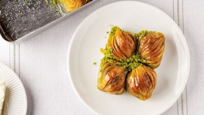 Hazır Yufkadan Midye Baklava