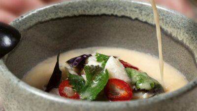 Hindistan Cevizi Sütlü Deniz Mahsulleri Çorbası