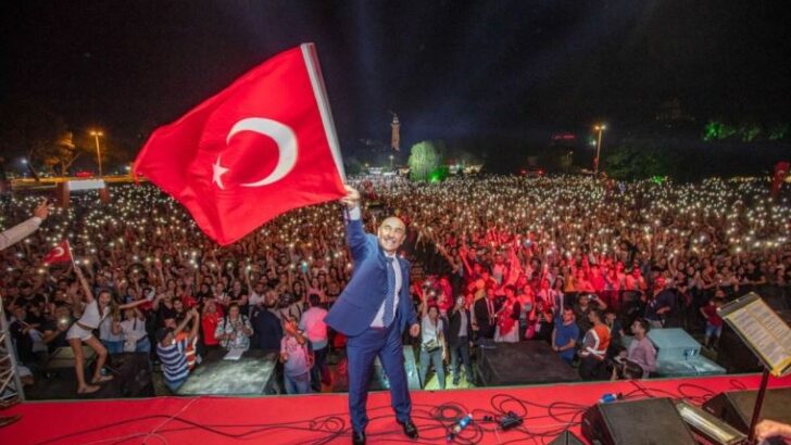 İzmir Gençlik Şenliği 19 Mayıs coşkusuyla birleşiyor