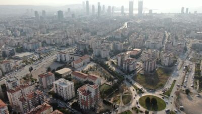 İzmir zelzelesinde ağır hasar alan binaların yıkımı tamamlandı