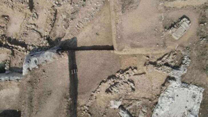 İzmir’de 8 bin 200 yıllık, tarihin birinci su kanallarından biri gün yüzüne çıkarıldı