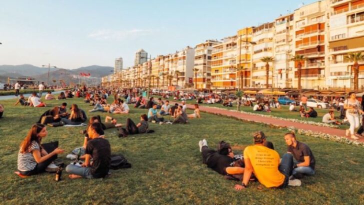 İzmir’de bayan sayısı erkekleri geçti!