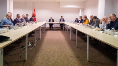 İzmir’de belediyeler paklık için güç birliğine gitti