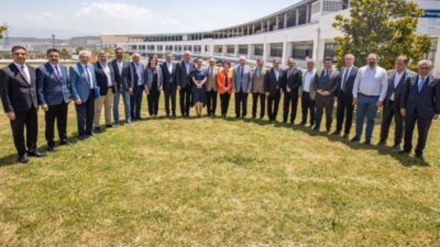 İzmir’de CHP’li liderlerden ‘ortak akıl’ tepesi