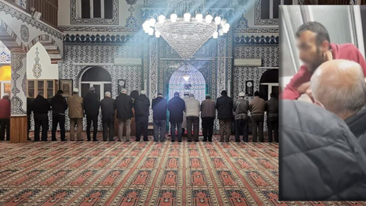 Kapıya siper oldu, cemaati mescide sokmadı