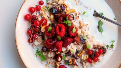 Kırmızı Meyveli Müsli