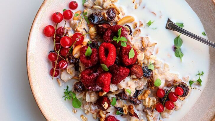 Kırmızı Meyveli Müsli