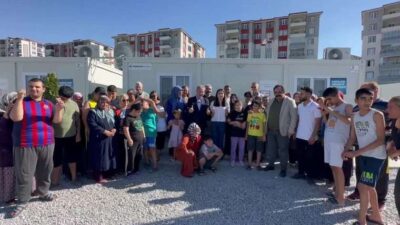 Lider İduğ: Depremzedeleri bırakmayacağız