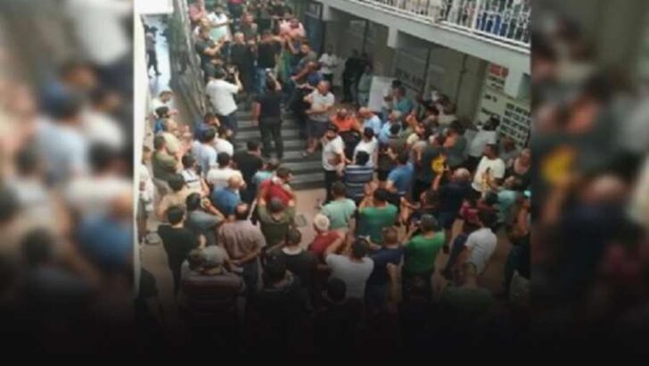 Nakliyeciler İzmir’de kontak kapatarak artırımları protesto etti