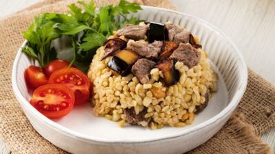 Patlıcanlı Ve Etli Bulgur Pilavı