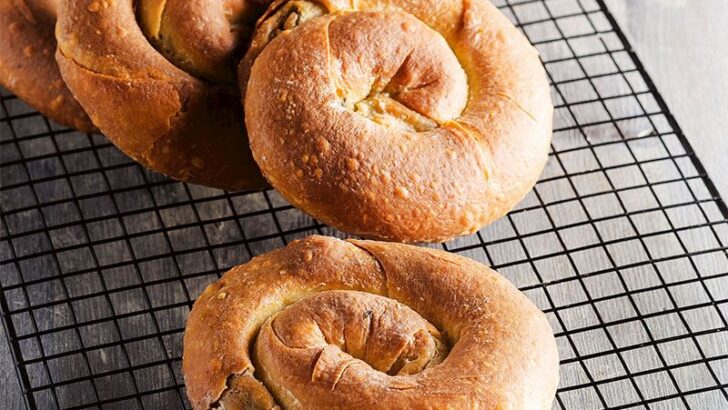 Pazılı Dolama Börek