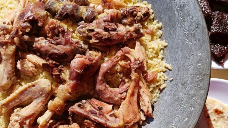 Sarımsaklı Pilav Ve Köy Tavuğu