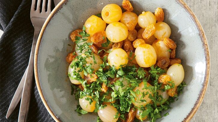 Tatlı Ekşi Soğan Salatası