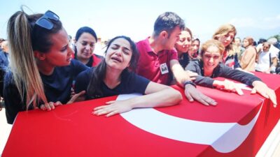 Türkiye şehitlerini gözyaşlarıyla uğurladı