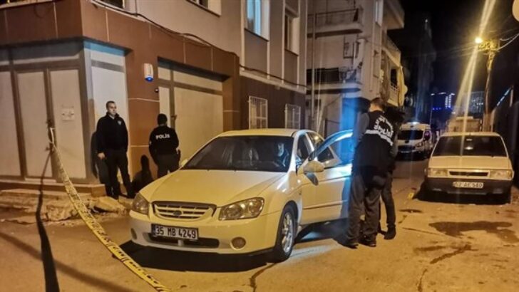 Babasının arbede ettiği şahıslara av bıçağıyla saldırdı: 1 meyyit, 1 yaralı
