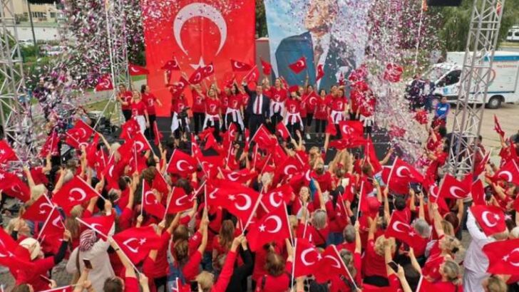 Cumhuriyet coşkusu tüm Ege’yi sardı
