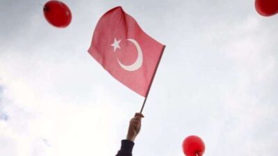 Ege’de 29 Ekim coşkusu: 7’den 70’e sokaklardayız