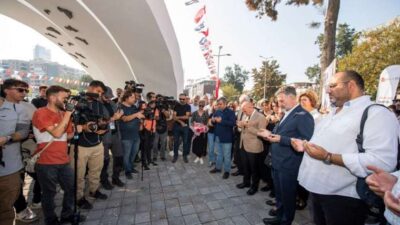 İzmir zelzelesinde hayatını kaybeden 117 kişi anıldı