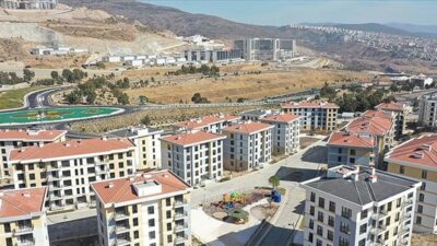 İzmir zelzelesinin akabinde depremzedelere 3 bin 887 konut teslim edildi