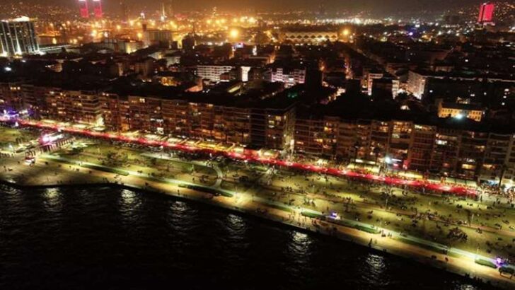 İzmir’in saat saat 29 Ekim Cumhuriyet Bayramı programı