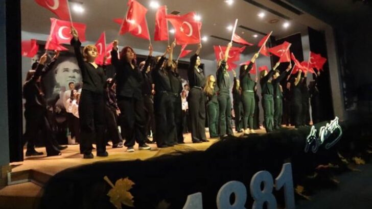 Atatürk Türk Halk Müziği konseri ile anıldı
