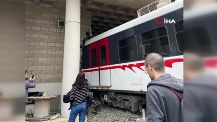 İzmir’de seyir halindeki metro raydan çıktı, duvara çarptı!