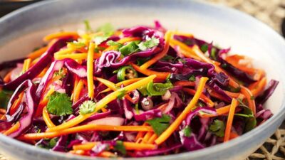 Kırmızı Lahanalı Havuç Salatası