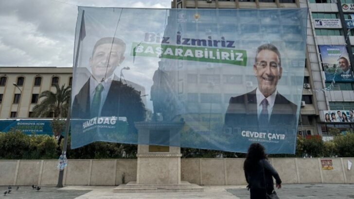 AKP’den Türk Bayrağına ve Atatürk heykeline nahoş hareket